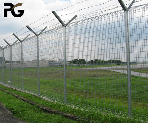 De groene Met een laag bedekte Q235-Luchthaven van de Omheiningsfor building site van het Scheermesprikkeldraad